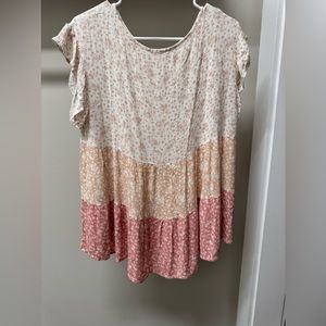 Oddy super cute floral boutique top